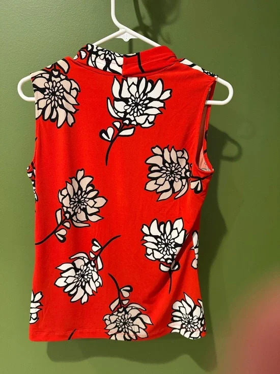 Calvin Klein Red Floral V-Neck Sleeveless Top, NWOT - Picture 3 of 3